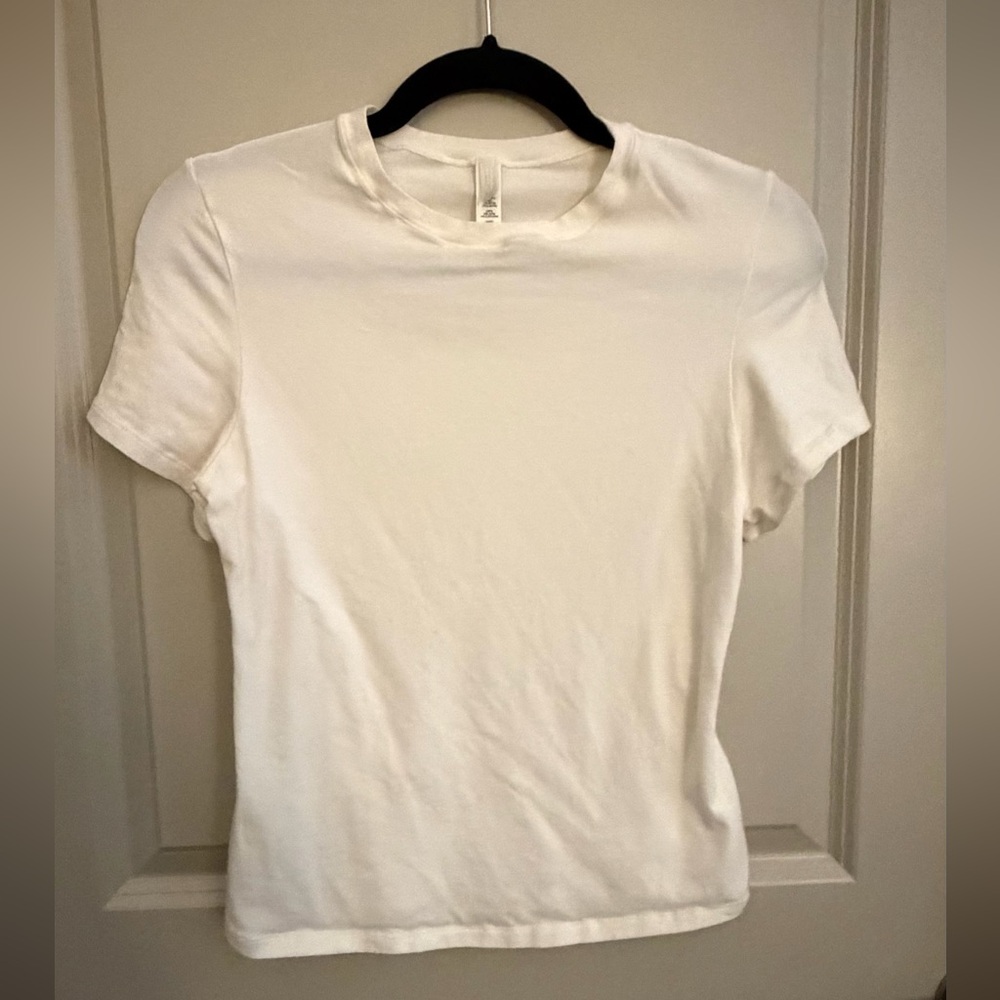 Skims Off-White Women's T-Shirt